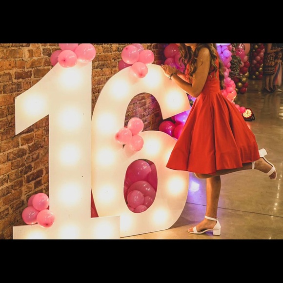 IEENA DUGGAL Bright red dress - Picture 5 of 7